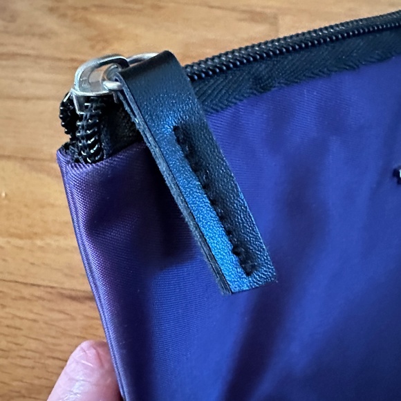 Tumi For Delta Airlines Amenities Bag Toiletry Bag Purple - Picture 3 of 9